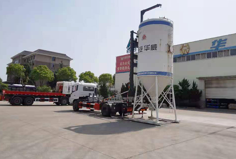 华威驰乐牌SGZ5180ZBGDF6型背罐车选装吊臂 现场操作图片