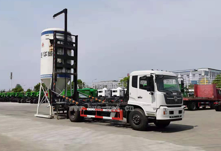 华威驰乐牌SGZ5180ZBGDF6型背罐车选装吊臂 现场操作图片