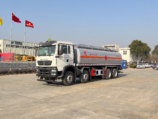 8x4重汽豪沃TX系列26立方原油运输罐车/华威驰乐牌SGZ5321GRYZZ6T5型易燃液体罐式运输车