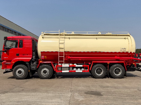 8x4陕汽德龙SGZ5312GFLSX6型油田专用下灰罐车