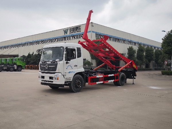 东风天锦SGZ5180ZBGDF6型背罐车【选装液压伸缩吊臂】