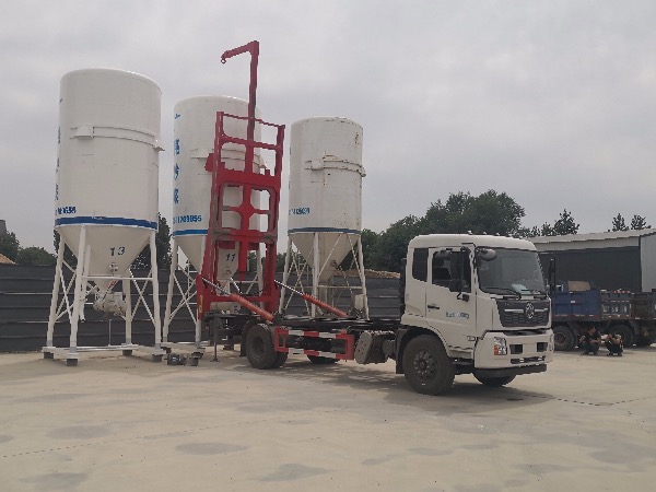 华威驰乐牌SGZ5180ZBGDF6型背罐车选装吊臂 现场操作图片
