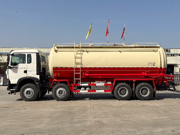 8x4重汽豪沃SGZ5312GFLZZ6T5型粉罐车/油田专用下灰罐车/固井水泥罐车
