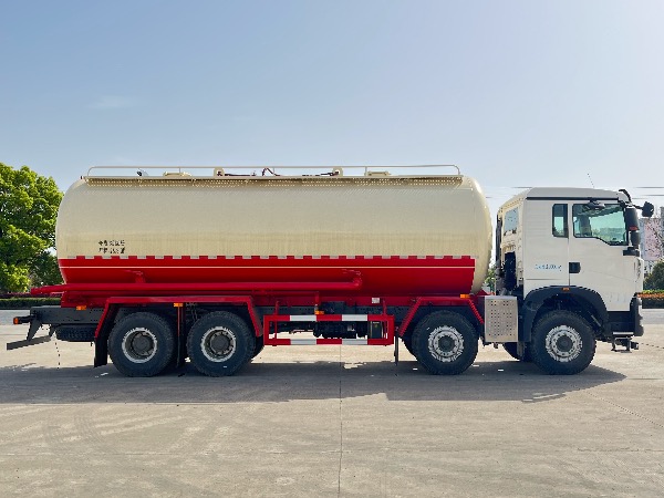 8x4重汽豪沃SGZ5312GFLZZ6T5型粉罐车/油田专用下灰罐车/固井水泥罐车
