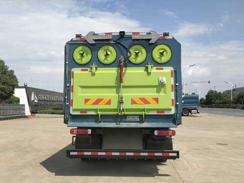 华威驰乐牌SGZ5189TXCZZ6T5型吸尘车