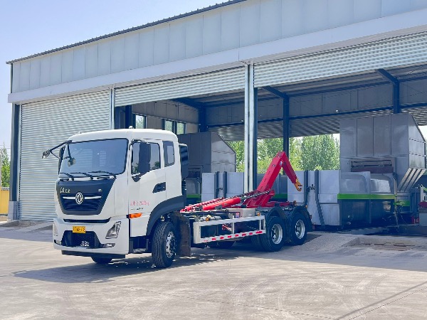 中国重汽湖北华威制造钩臂车|车厢可卸式垃圾车|拉臂车介绍