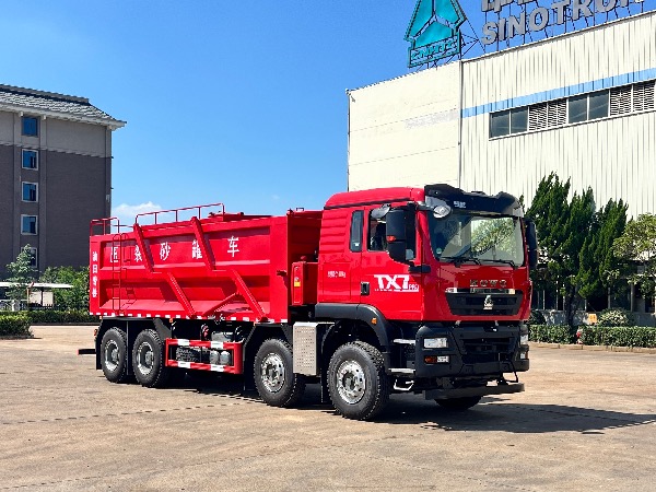中国重汽HOWO豪沃重卡8X4压裂砂罐车｜华威驰乐牌SGZ5310TSGZZ6TX型压裂砂罐车