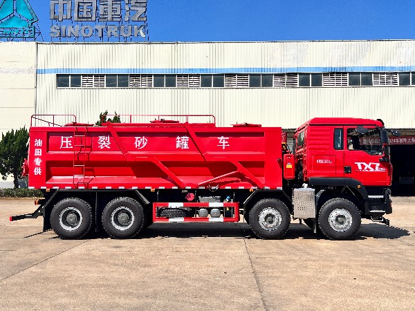 中国重汽HOWO豪沃重卡8X4压裂砂罐车｜华威驰乐牌SGZ5310TSGZZ6TX型压裂砂罐车