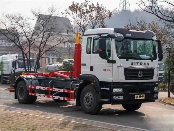华威驰乐牌SGZ5180ZXXZZ6C5车厢可卸式垃圾车｜中国重汽汕德卡18T钩臂式垃圾车｜压缩垃圾箱转运车辆