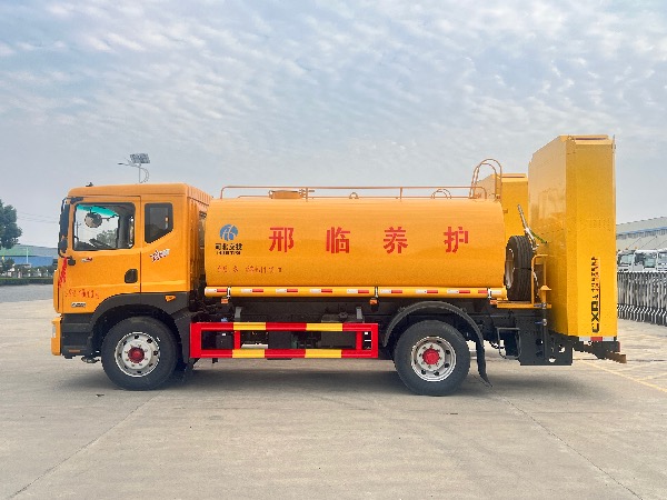 东风多利卡D9高速公路路面养护车【配100K防撞缓冲包】｜华威驰乐牌SGZ5180GPSEQ6绿化喷洒车绿化喷洒车｜防撞缓冲车
