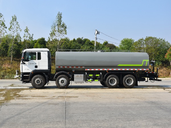 中国重汽-汕德卡8x4洒水车｜湖北华威SGZ5310GPSZZ5C6绿化喷洒车绿化喷洒车｜25吨供液车｜环卫作业洒水车｜雾炮车｜多功能抑尘车