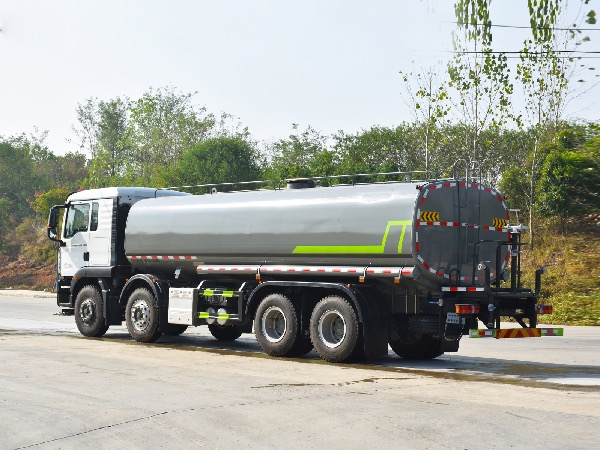 中国重汽-汕德卡8x4洒水车｜湖北华威SGZ5310GPSZZ5C6绿化喷洒车绿化喷洒车｜25吨供液车｜环卫作业洒水车｜雾炮车｜多功能抑尘车
