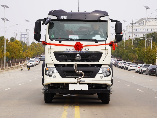 中国重汽HOWO豪沃TX系列22-23方环卫洒水罐车｜雾炮车｜湖北华威绿化喷洒车｜多功能抑尘车｜