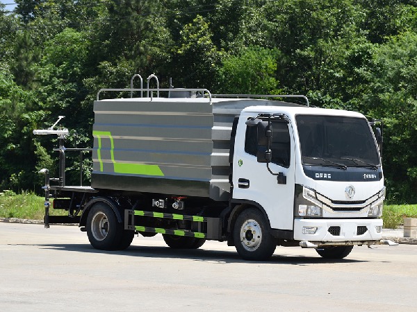 东风多利卡D6洒水车｜4.5吨绿化喷洒车｜福瑞卡F6多功能抑尘车｜5040蓝牌环卫洒水罐车｜环卫作业车