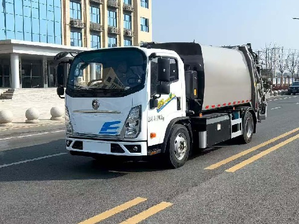 中国重汽成都王牌6-7立方新能源压缩式垃圾车|中国重汽CFC5124ZYSCDWBEV纯电动EV压缩垃圾车