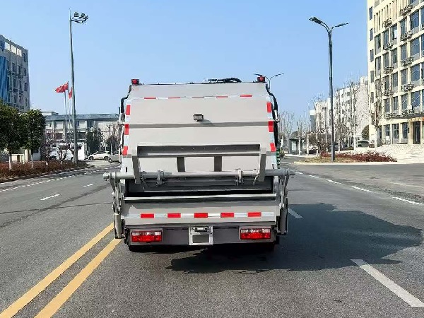 中国重汽成都王牌6-7立方新能源压缩式垃圾车|中国重汽CFC5124ZYSCDWBEV纯电动EV压缩垃圾车