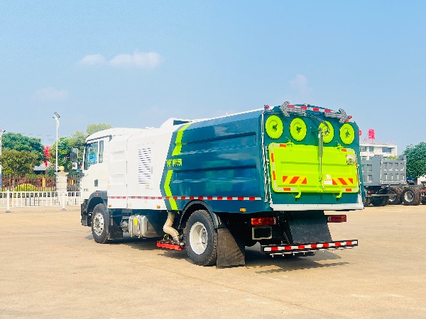 中国重汽豪沃5180TXC多功能吸尘车｜华威驰乐牌SGZ5189TXCZZ6T5吸尘车｜煤矿厂区真空吸尘车｜钢厂吸尘车