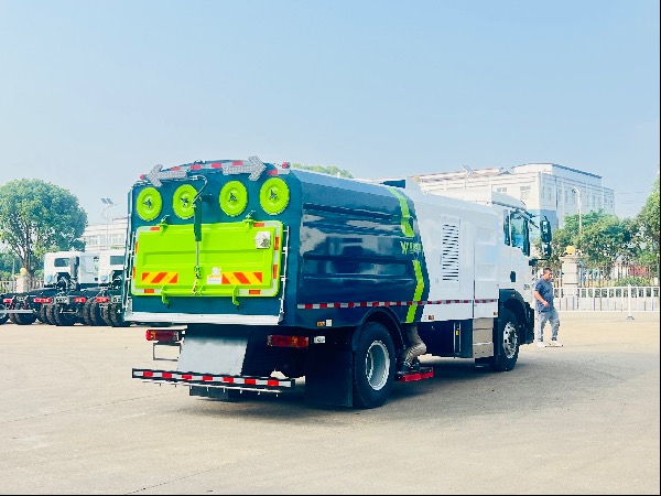 中国重汽豪沃5180TXC多功能吸尘车｜华威驰乐牌SGZ5189TXCZZ6T5吸尘车｜煤矿厂区真空吸尘车｜钢厂吸尘车