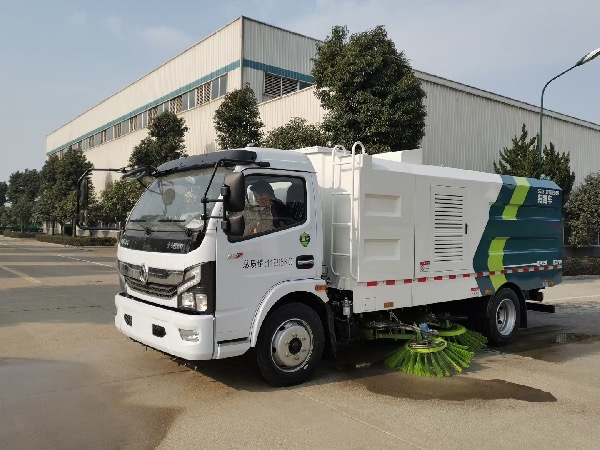 华威驰乐牌SGZ5129TSLEQ6型扫路车｜吸尘车｜东风多利卡D7｜福瑞卡F7系列12吨6立方扫路车