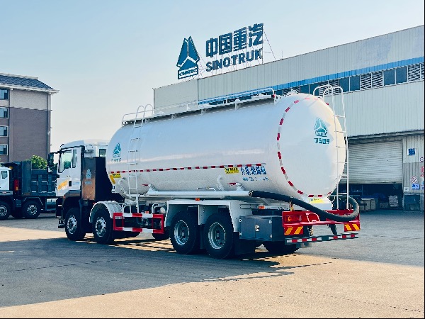 华威驰乐牌SGZ5312GFGZZBEV纯电动粉粒物料运输车｜中国重汽豪沃TX新能源纯电动EV干（混）粉砂罐车｜重汽豪沃搭载宁德时代352/400度磷酸铁锂电池